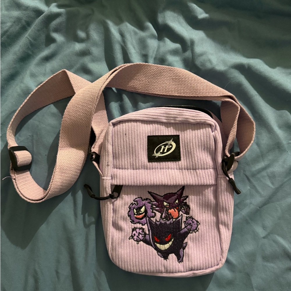 Hyper pins “ghost trio” crossbody corduroy bag